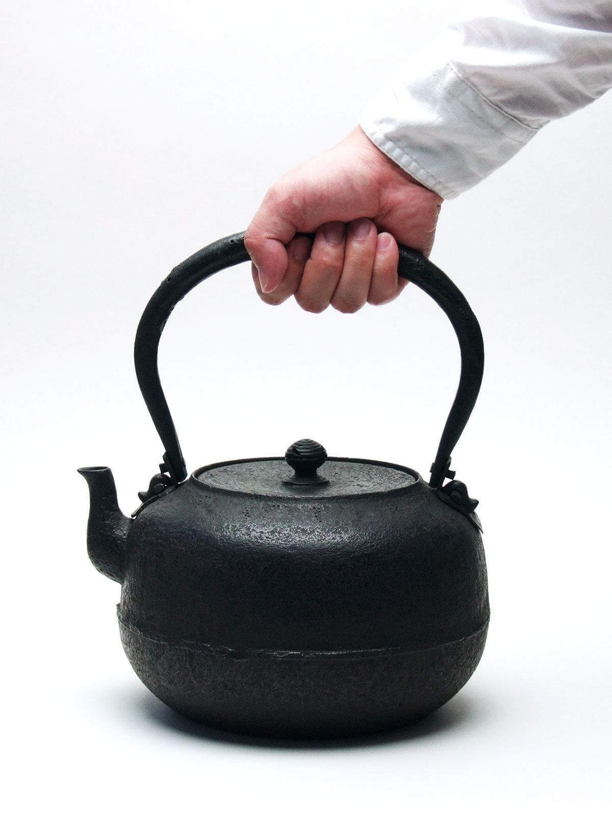 姥口宝珠形鉄瓶(大)